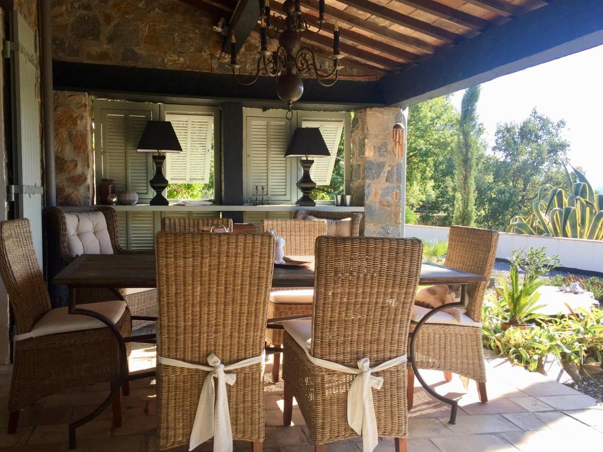 Bed and Breakfast Les Aurochs Grimaud Exterior foto