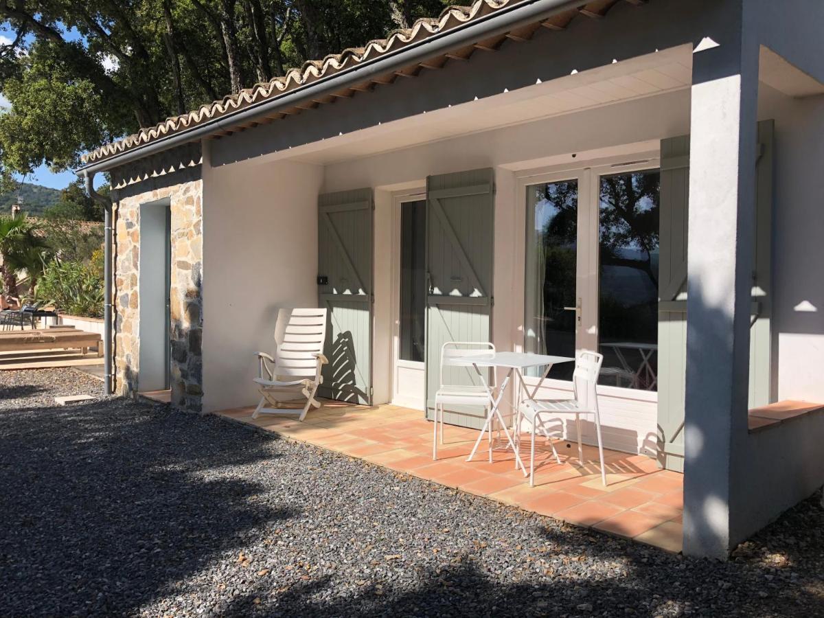 Bed and Breakfast Les Aurochs Grimaud Exterior foto