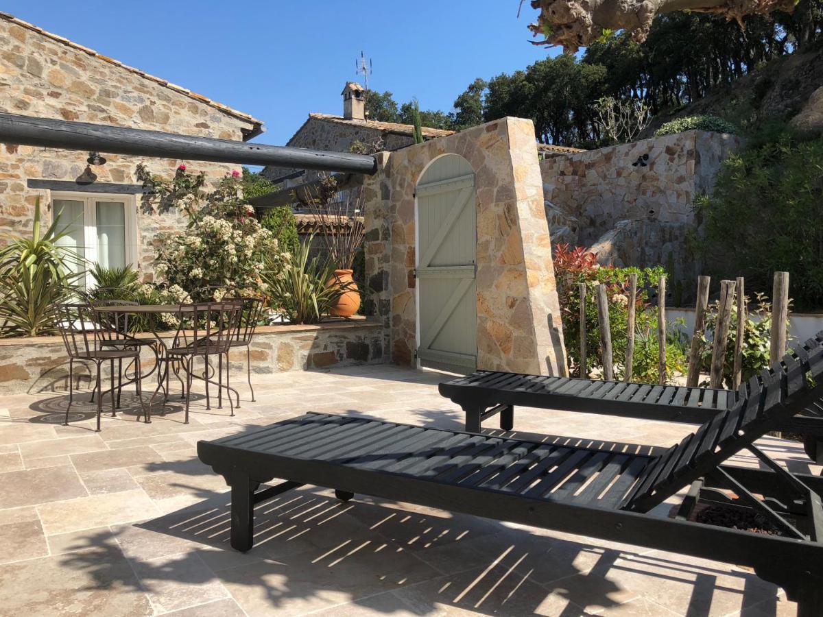 Bed and Breakfast Les Aurochs Grimaud Exterior foto
