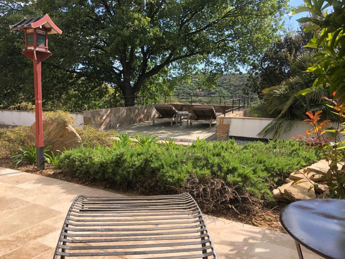Bed and Breakfast Les Aurochs Grimaud Exterior foto