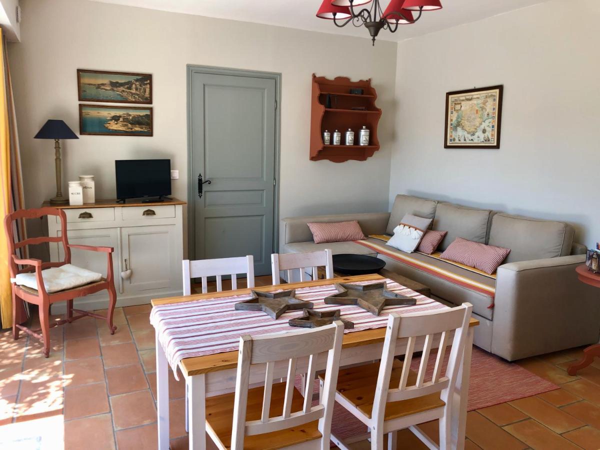 Bed and Breakfast Les Aurochs Grimaud Exterior foto