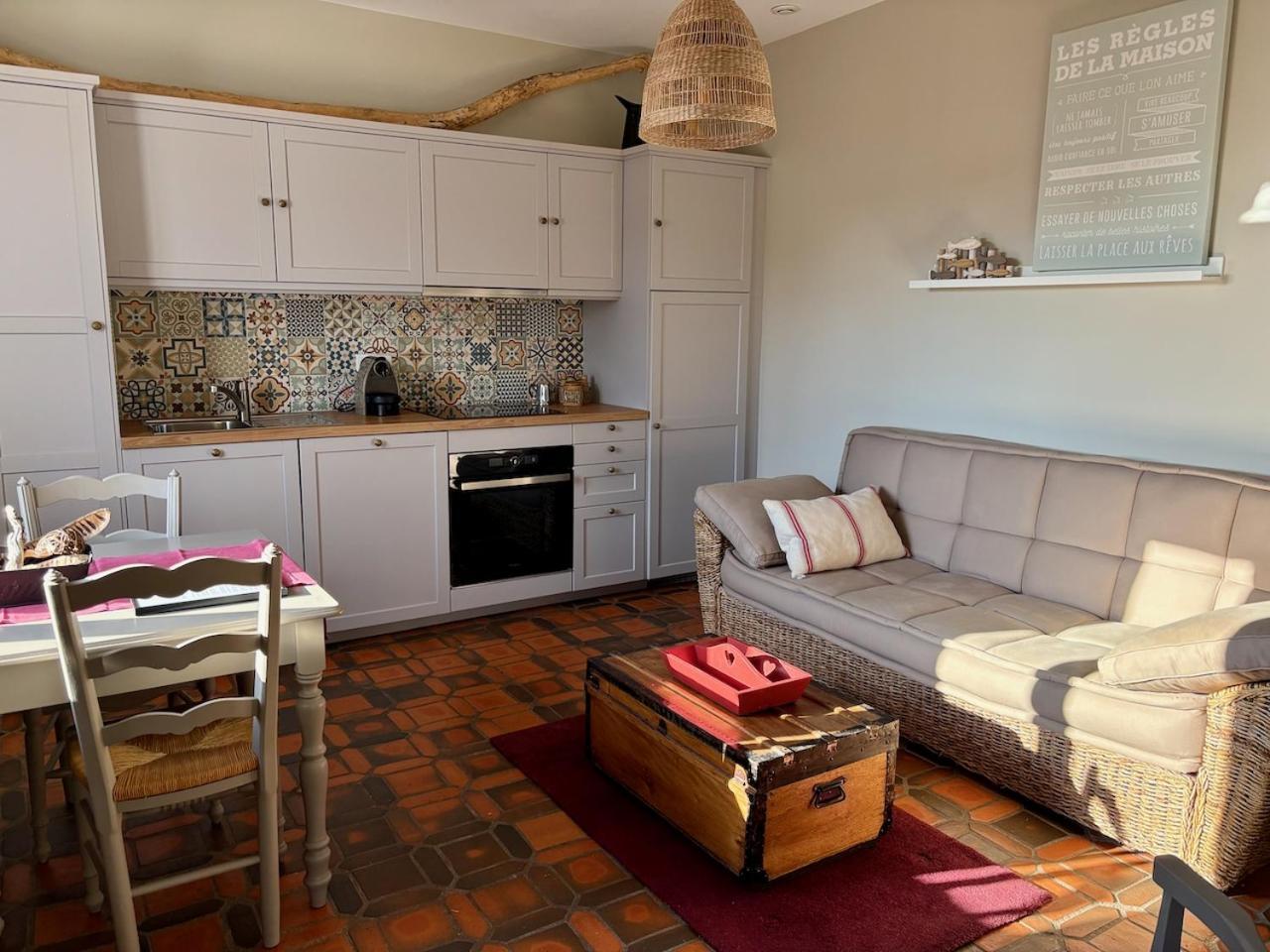 Bed and Breakfast Les Aurochs Grimaud Exterior foto