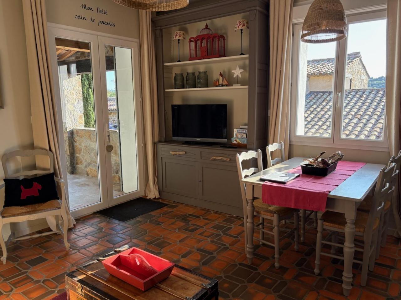 Bed and Breakfast Les Aurochs Grimaud Exterior foto